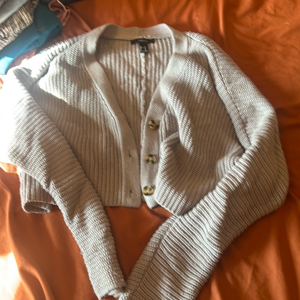 Cute sweater for work or fall day